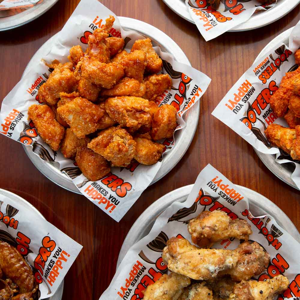 CP_Chicago's tweet photo. If there's one thing on our #Chicagotodo list it's eating our favorite wings at @originalhooters !
๐ธ @originalhooters https://t.co/30J3Zl7ZMC