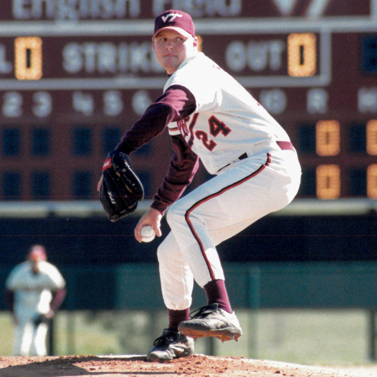 HokiesBaseball's tweet photo. On this date, in 1997, Matt Reynolds hits 2 solo HRs, the last in top 9, to break a 2-2 tie then Denny Wagner finishes off a 140-pitch complete game as Tech defeats Southern Cal 3-2 to open the NCAA South II Regional - Coach Hartman’s first NCAA win. https://t.co/OC98iRiXDn