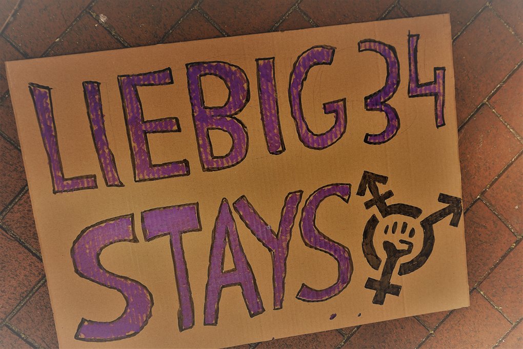 Liebig34 verteidigen! Gegen die Stadt der Reichen! Wir rufen dazu auf, am 2. Juni, dem Tag vor dem Prozesstermin der #Liebig34 in Form einer gemeinschaftlichen Aktion in Friedrichshain unsere Solidarität auszudrücken. 18h Südkiez #KeinHausWeniger Aufruf: de.indymedia.org/node/83838