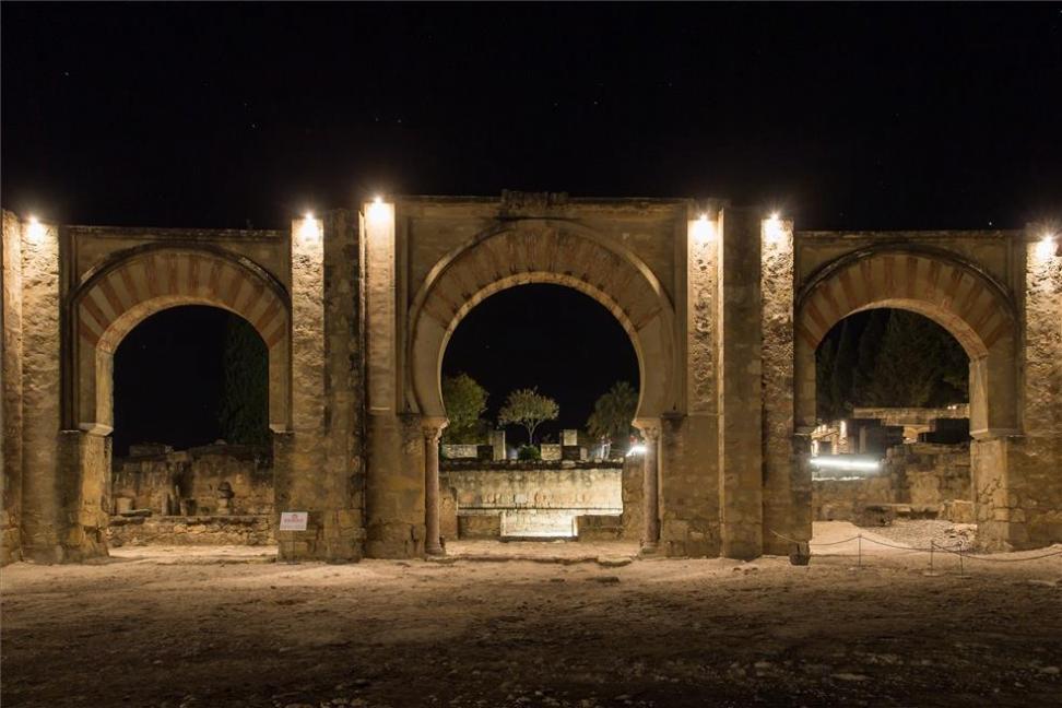 OWAYTours's tweet photo. Los califas y una  impresionante parte de nuestra historia os esperan en Medina Azahara esta tarde con nuestro tour virtual. ¡No os lo perdáis! Más información en https://t.co/S7bMQKhZcf https://t.co/f3UV6lYoTd
