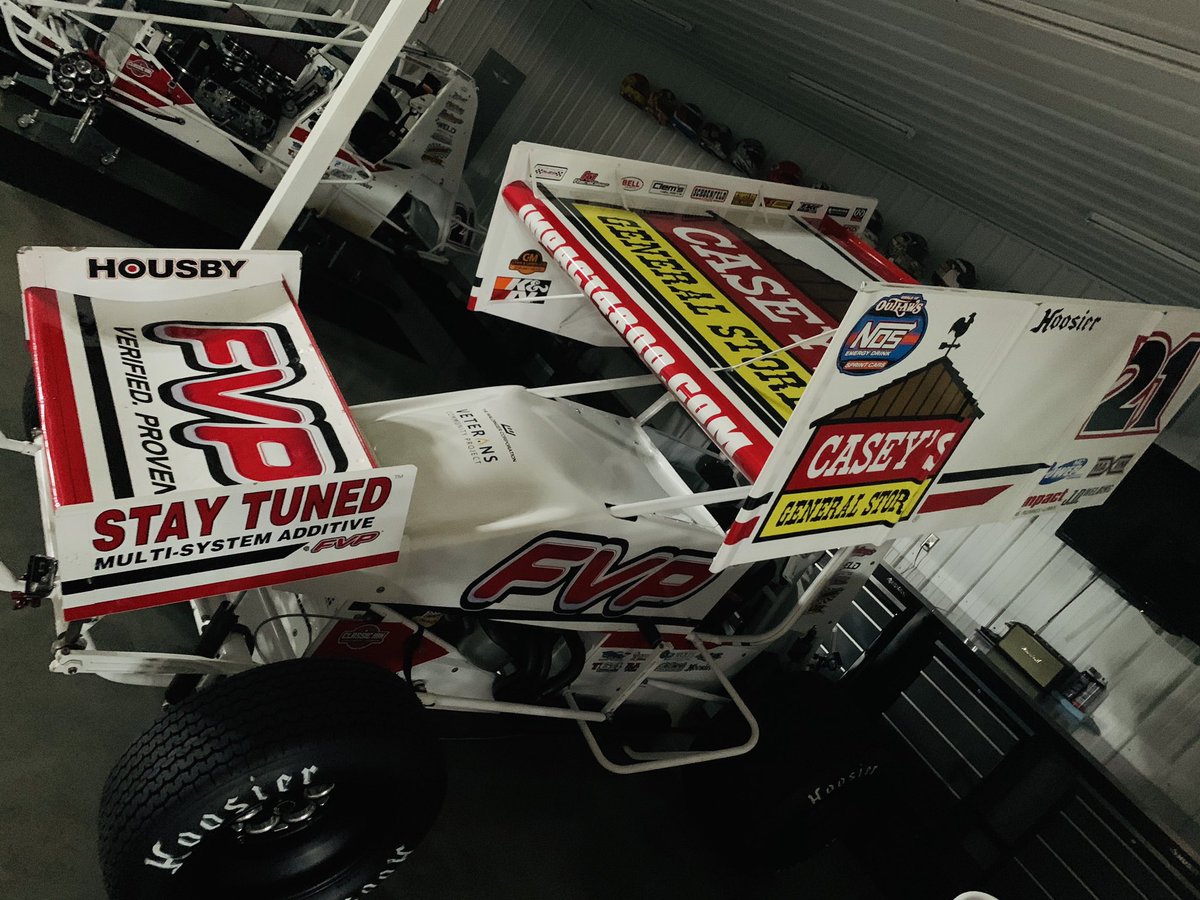 BrianBrown21's tweet photo. Race day for the .@caseysgenstore @FVPparts 21 WITH FANS 

-Series:@WorldofOutlaws 

-Location: Pevely Mo

-Time: 6:30 central 

-PPV: @dirtvision 

@Impact4800 
@championoil 
@jdwelds 
@RaceMaxims 
@WeldRacing 
@SmileysRacing 
@HousbyMack 
#Ditzfeldtransfer 
#GarrettEngines https://t.co/vjc8XEjcI4