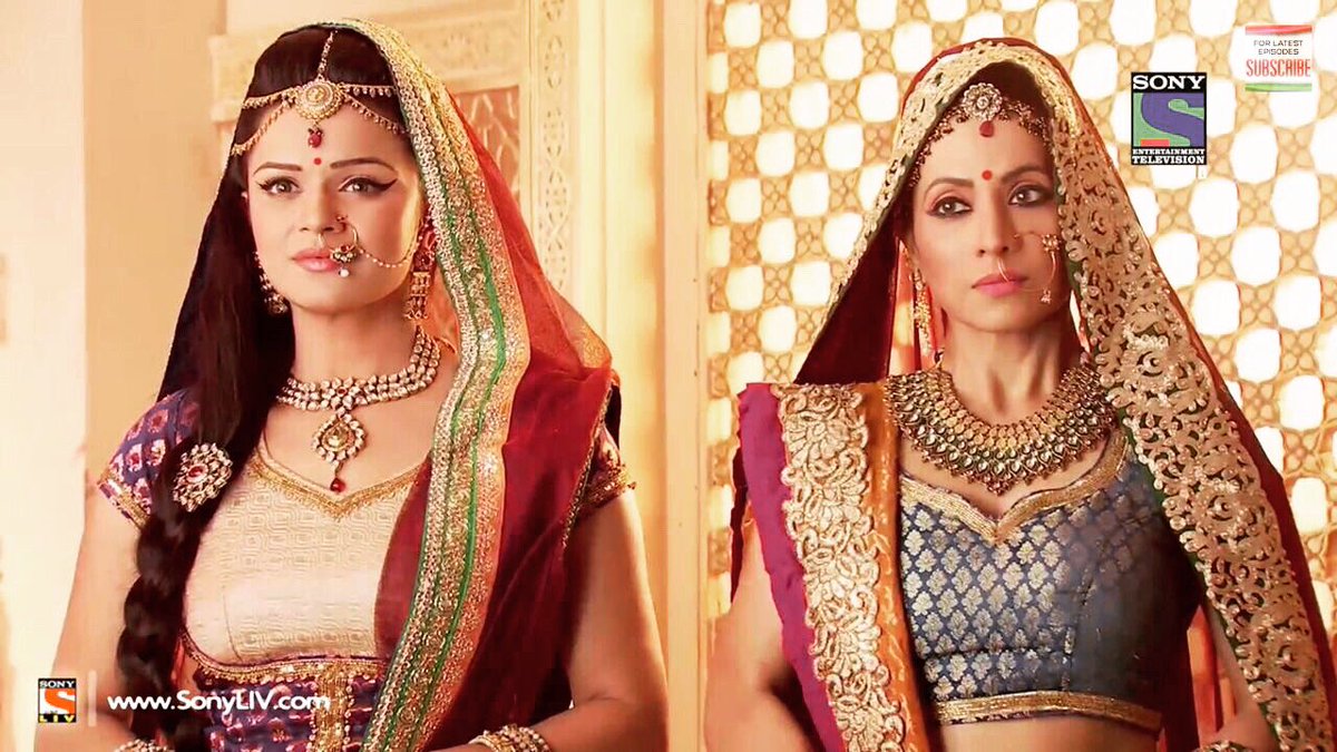 mreenaldeshraj's tweet photo. I was not made to give up♥️
:
:
My maharana Pratap days 2014.played umadevi maharani
#maharanapratap #umadevi #sonytv #sanskrit #language #difficult #historicalshow #queen #beautiful #outfits #palaces #horses #royal #role #character #negative #mreenaldeshraj #mreedazzle #love ♥️ https://t.co/1yV5h6Eai2
