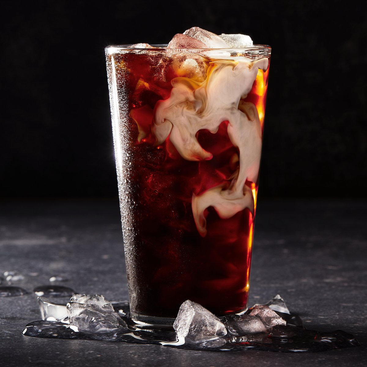 SecondCupCanada's tweet image. Say hello to the unofficial start of summer because Flash Fridays are BACK!⚡Starting today, enjoy any medium Flash Cold Brew for only $2.50, every Friday!

Be sure to check our website and app for your local cafe's updated hours and re-openings!