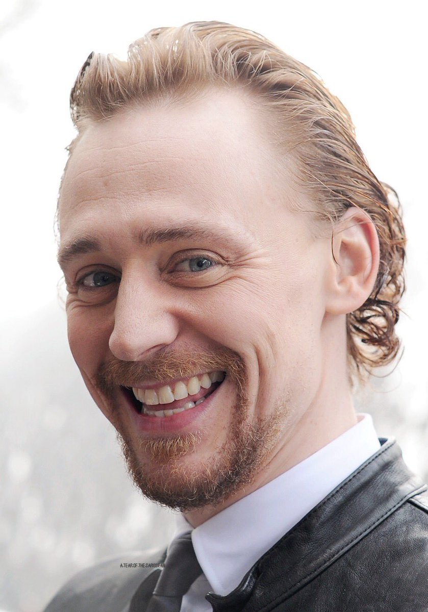 a beautiful thread of Tom Hiddleston’s smile, but his smile gets bigger as you scroll down 
