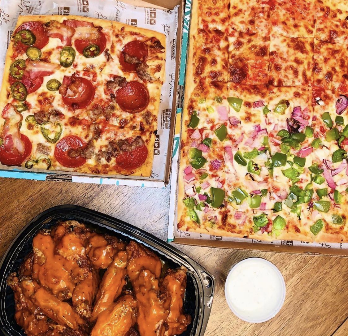 LedoPizza's tweet photo. 🟥 #FridayFeeling GIVEAWAY 🟥

RETWEET &amp; FOLLOW 
for a chance to win a 
$25 #LEDOPIZZA GIFT CARD!

(4 winners‼️ picked at random at 10pm on 5/22/20)

Choose the CARRYOUT Experts Tonight! Order Online!

https://t.co/kejs7IxzZB

FAST. EASY. FRESH. https://t.co/HLpDapovzF