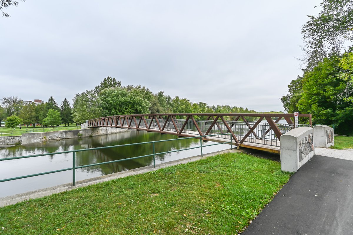 blondeee5478's tweet photo. 😃 New Listing! 

Are you looking to downsize?  This beautifully updated, move-in ready unit could be the one for you!  Views of Riverside Park, walking distance to amenities, and much more.
Take a 3D tour and message me for more details:
https://t.co/qIUx2EdcoY https://t.co/bKXQUIkzzg