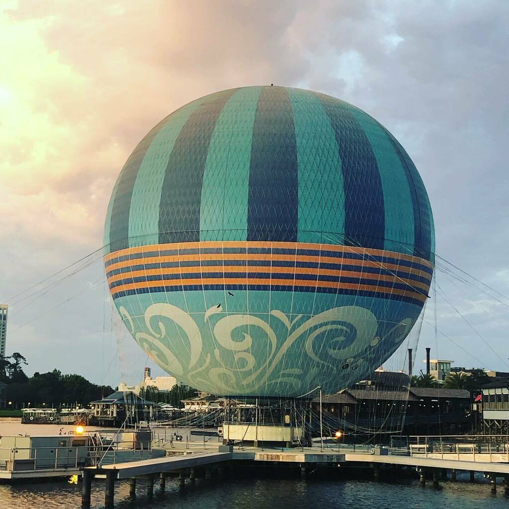 disourdream's tweet photo. Beautiful sunset over Disney Springs!
#disney #disneyworld #waltdisneyworld #disneysprings #charactersinflight #disneyig #instadisney #disneyinsta #disneyvlogger #disneyvlog #disneyvloggers #disourdream https://t.co/lxiDrfzd2Q https://t.co/lgvu4tFoK0