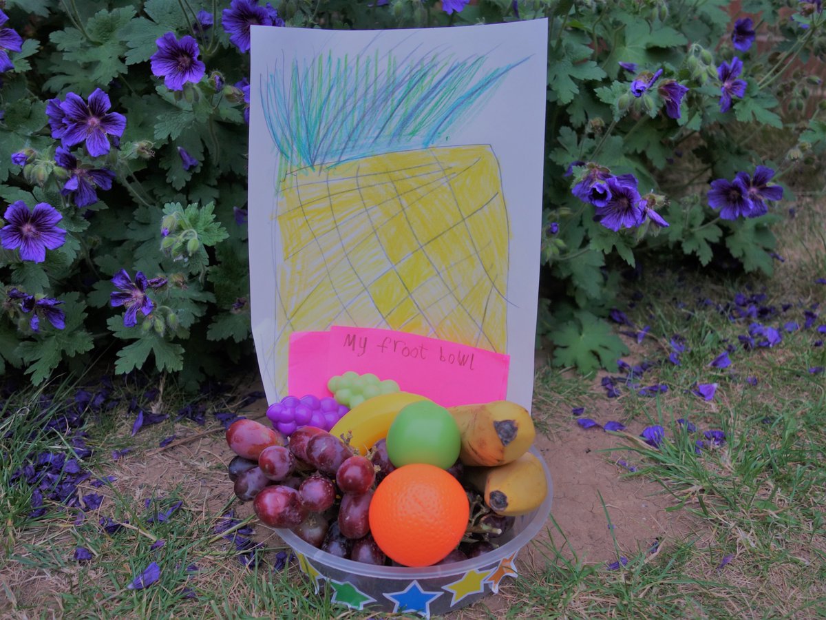 Miss S favourite fruit bowl.🙃🍎🍊🍍🍌🍇@MalvernValeOak