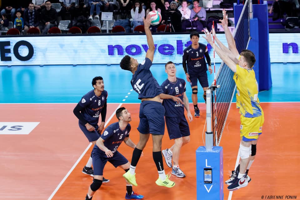 LNVofficiel's tweet photo. Remarquable en #LBM avec @FrancePole, le jeune et talentueux pointu de 18 ans, Ibrahim Lawani, a même fini la saison sur deux matchs avec le @ParisVolley75 en #LAM, un club où il veut s’installer et saisir la belle opportunité.
➡️https://t.co/iZ211QSjy4 https://t.co/qfIZgCUrtr