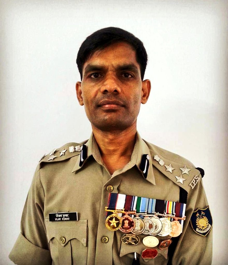 salute_warriors's tweet photo. Vijay Kumar, IPS is recipient of four Gallantry Medals, Meritorious Service Medal, National Award by the ECI and Commendation Cards/Discs by the COAS, GoC-in-C (Northern Command), DG CRPF & DGP J&K.
#salutethewarriors #Police #COVIDー19 #CRPF #Warrior6 #LikeForLikes https://t.co/pM77zFXavI