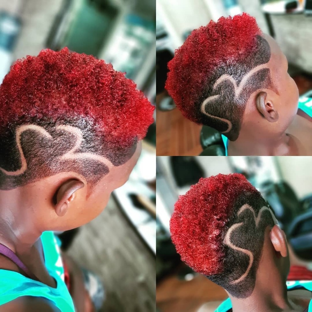 For cuts💇‍♀️💇‍♂️ and colors🎨 that best suit you😊😊 #The_great_talented_hands🙌 am located at moi Avenue tembo house second floor...
.
.
.

@pitstopbarbershop_ke #barbershop #barber #barberlife #hairstylemen #barberpost #barbernation #national_barbers_assoc… instagr.am/p/CAfhNwVHbPZ/
