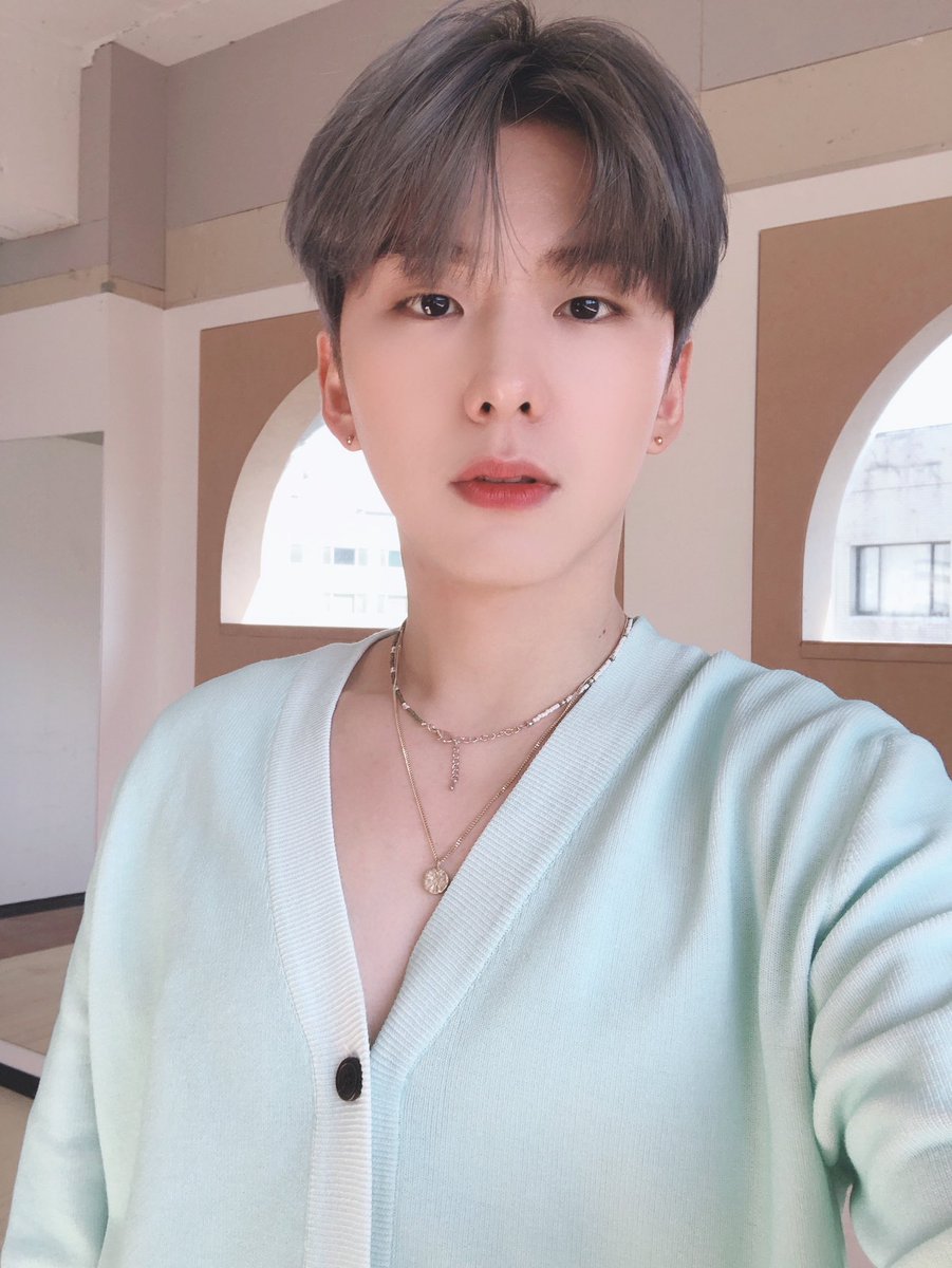 OfficialMONSTAX's tweet photo. [#기현] 몬베베 굿나이잇!!!
내일은 또 다른 사진 올릴게요!! https://t.co/S00efsXvVU