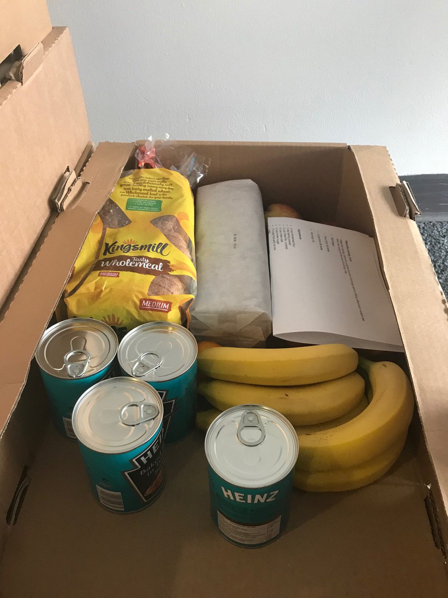Galleywall_CoLA's tweet photo. We were pleased to be able to give out Breakfast Boxes to many of our families! Thank you to @GSTTCharity &amp; @sfmtweet for funding these &amp; thank you to Grieg and the team at @CoLA_Southwark as well as one of LAB members, Jane, who helped with the packing and distributing! https://t.co/mFKP1yebnU
