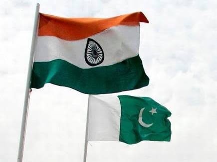 Sam____86's tweet photo. Your pain is our pain.
Humanity first.
Prayer from India 🇮🇳🇵🇰
#planecrash #PIACrash #Karachi
#IndiawithPakistan https://t.co/8DD4JWCtnl