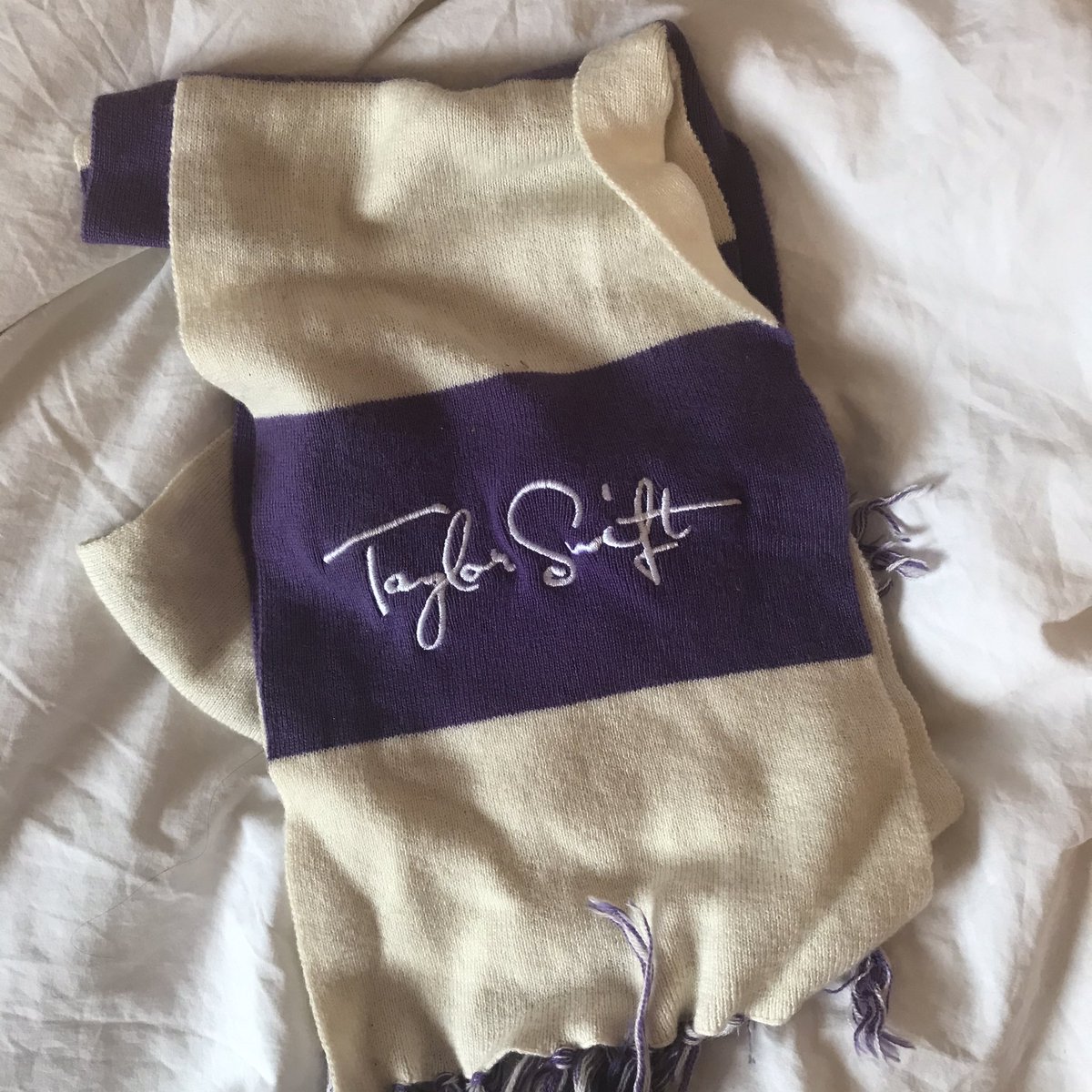 in 2011 y’all were begging to have a Gryffindor scarf meanwhile we swifties would have died for this TS scarf