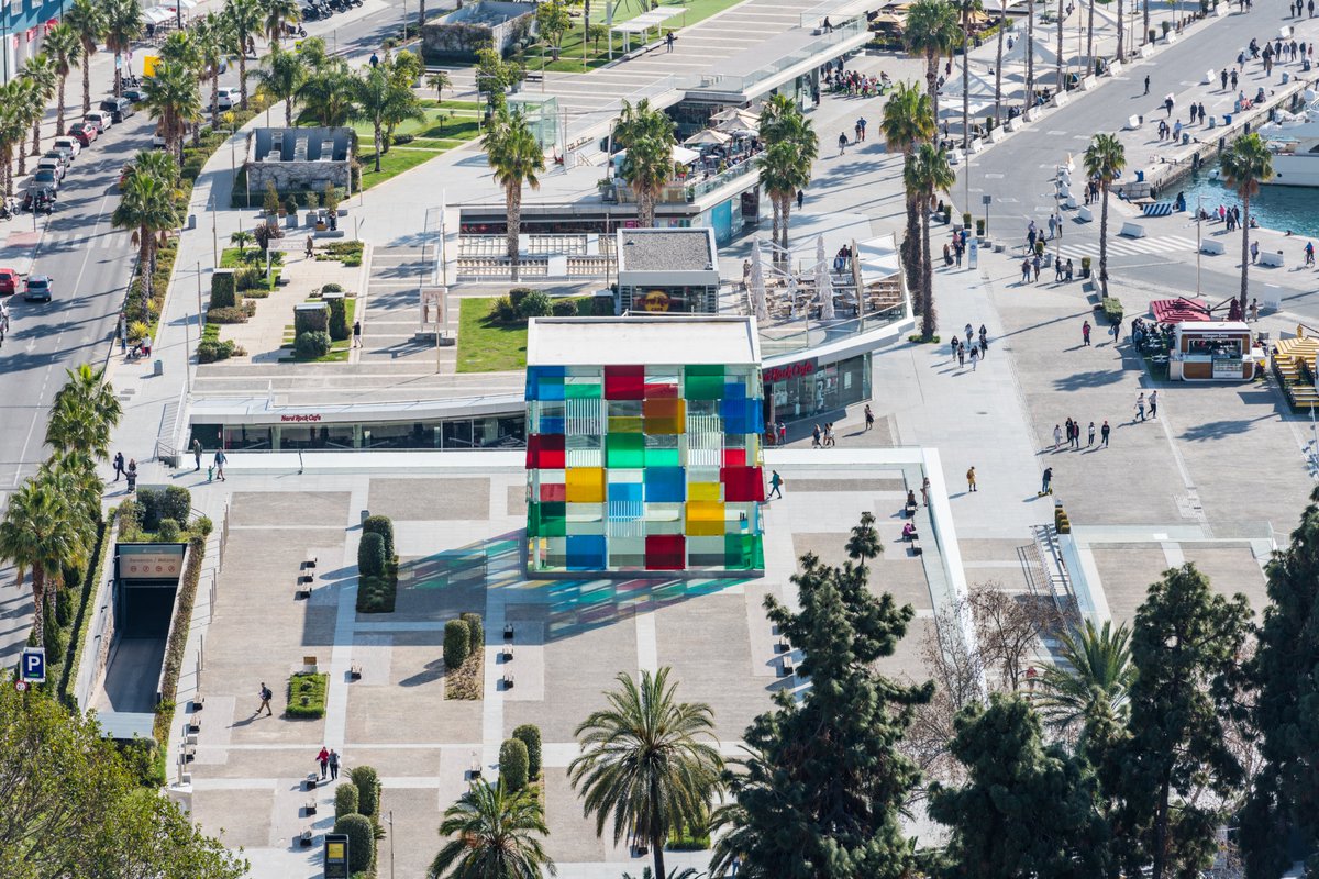 #Málaga cuenta con cientos de centros culturales, siendo segunda sede en Europa de museos como el Centro Pompidou de París. 
-
Malaga has hundreds of cultural institutions, being the second headquarter in Europe for museums such as the Centre Pompidou in Paris. #MálagaTowers