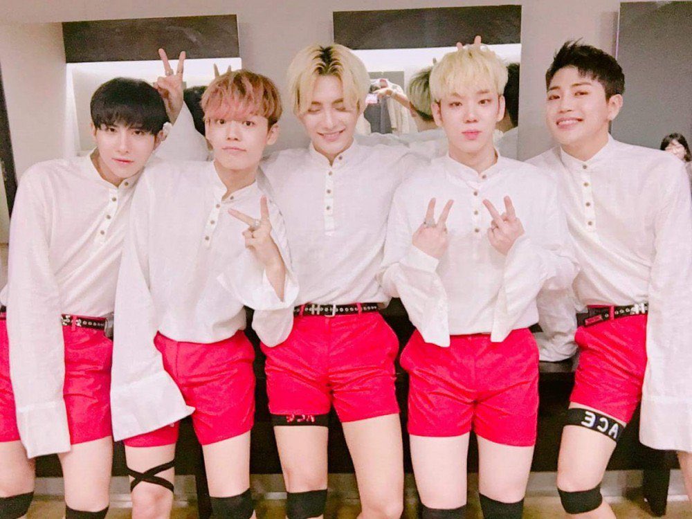 cleo_choice_'s tweet photo. 𝙼𝚊𝚢 𝟸𝟹𝚛𝚍 𝟸𝟶𝟸𝟶: 𝙼𝚢 𝟷𝟾𝚝𝚑 𝚊𝚗𝚍 𝚢𝚘𝚞𝚛 𝟹𝚛𝚍 𝚋𝚒𝚛𝚝𝚑𝚍𝚊𝚢. 🥳
𝙸 𝚑𝚘𝚙𝚎 𝚠𝚎 𝚌𝚊𝚗 𝚜𝚙𝚎𝚗𝚍 𝚖𝚊𝚗𝚢 𝚖𝚘𝚛𝚎 𝚋𝚒𝚛𝚝𝚑𝚍𝚊𝚢𝚜 𝚝𝚘𝚐𝚎𝚝𝚑𝚎𝚛 𝚒𝚗 𝚝𝚑𝚎 𝚏𝚞𝚝𝚞𝚛𝚎 𝚝𝚘 𝚌𝚘𝚖𝚎! 🥺💕
@official_ACE7 #에이스 #ACE #CHOICE #choiceselcaday https://t.co/iCeQLWaRLk