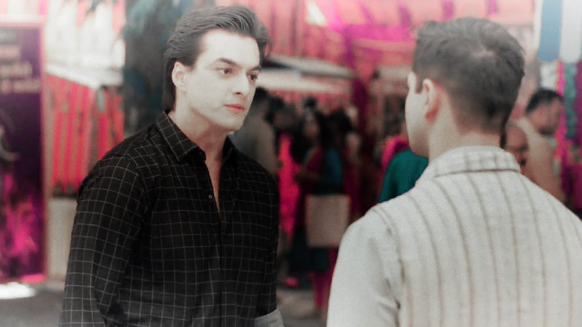 yaaar yeh bhaiya ko kahi side pe kyun nahi phek dete ..! bechara Kartik  #Kaira  #MohsinKhan