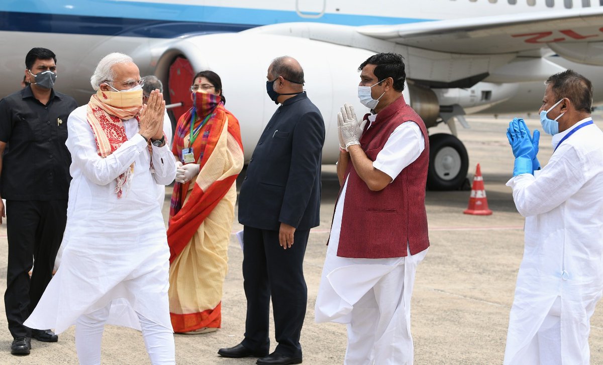 narendramodi177's tweet image. We Love You Modi Ji #DeshModiKeSath