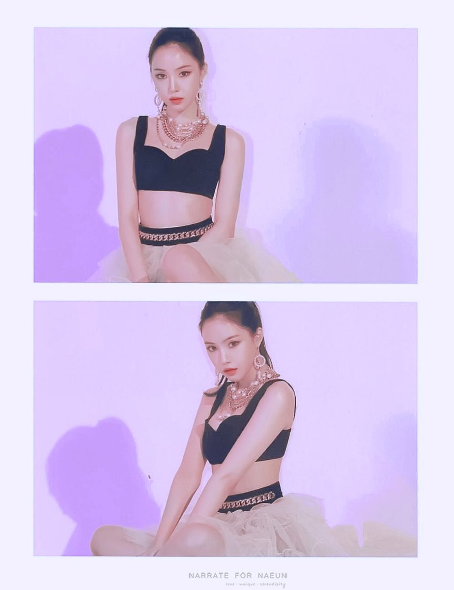 Narrate_naeun's tweet photo. Naeun Scanning of album’s inner pages💜💛 #손나은 #나은 #Naeun https://t.co/x6r8MgYNJN