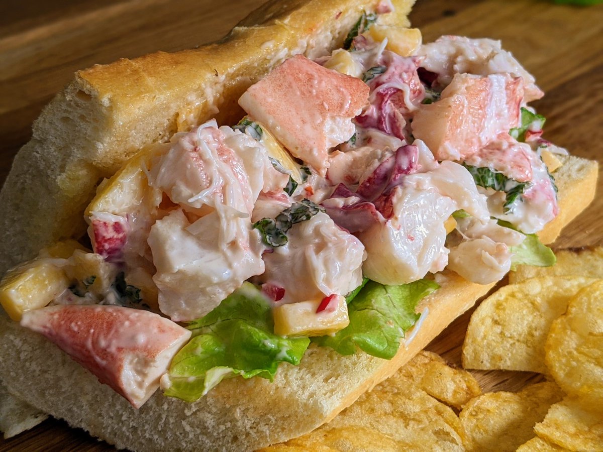 Have you been keeping up to date with our local seafood based recipes for #BritishSanwichWeek? For all 5 recipes head over to @porttoplate (Cymraeg
@porthirplat) #WelshSeafood #BwydMorCymru