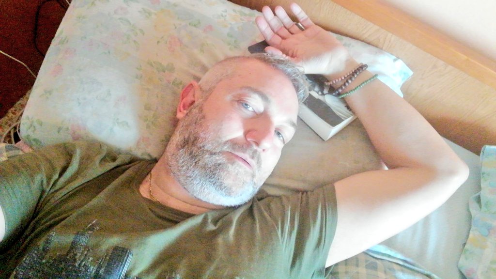 stegru1's tweet photo. Non #eStrano pensare di aver superato agevolmente questo periodo di solitudine forzata......
Sapere stare soli è la madre di tutte le prove....perché riempire  spazi con chiunque non fa per me.....
#UnTemaalgiorno #iorestoacasa https://t.co/Fg4MzH0g6O