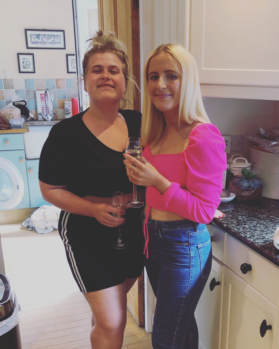 caolsen99's tweet photo. 🏠 We are now home owners 🏠 https://t.co/A2TYy6Jqs1