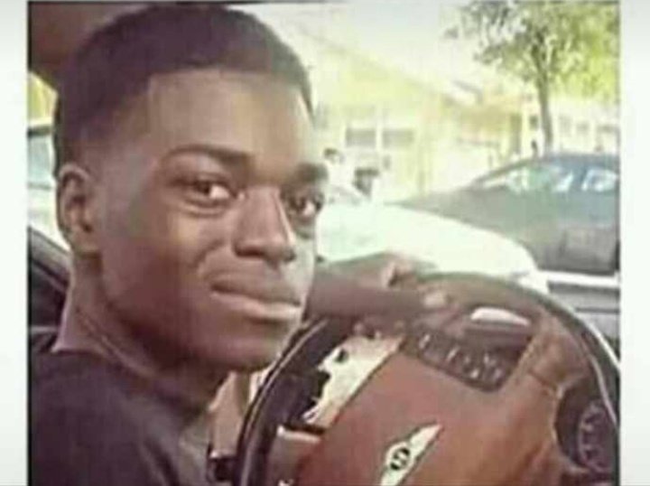 simeonfgs's tweet photo. How I look at you when you have not listened to #EkambaabasiByFonnie https://t.co/P63XtqcU2q