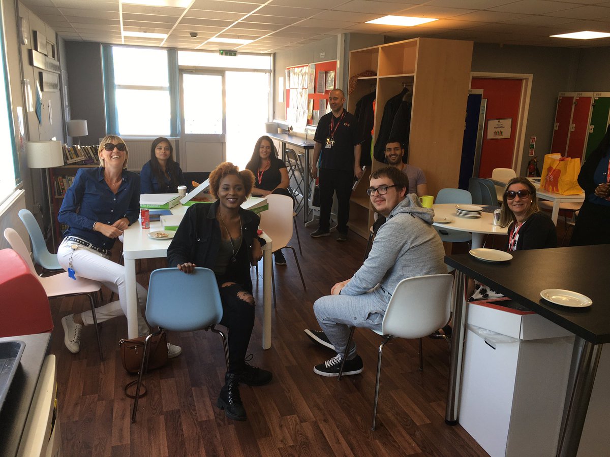 TBP_Headteacher's tweet photo. Fantastic lunchtime treat for our amazing school staff today. Yum and thank you to @pizzapilgrims @magic_breakfast #TreatforTeachers #KeepBreakfastGoing https://t.co/NPqbrsaJHj