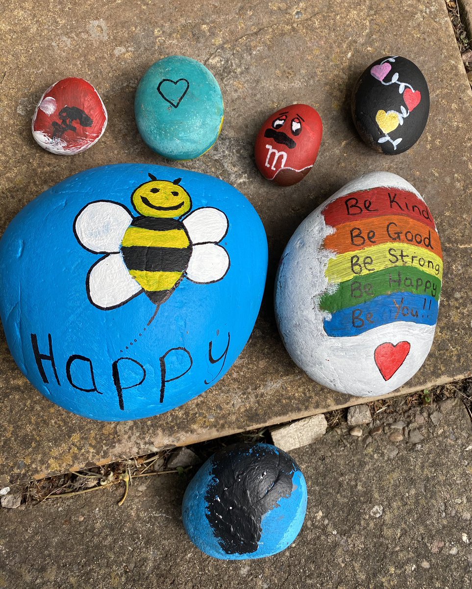 Kayleigh3649's tweet photo. Rose-Williams friendship stones @MillfieldPS @MillfieldHT https://t.co/qek5Lxejjc