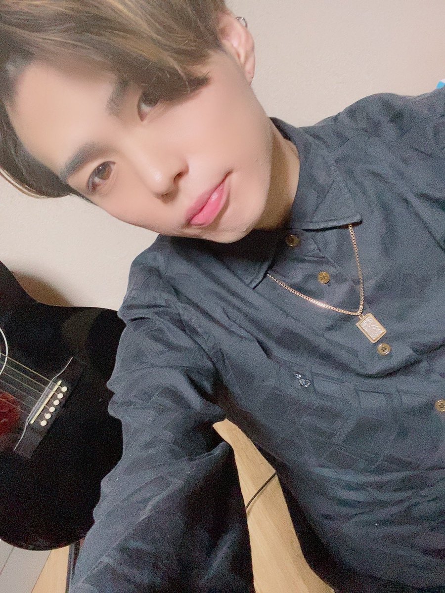 Ryokil2424's tweet photo. 今日もLINEライブありがとうございましたー！🕺
5日目が終了し残り2日！🔥🔥
毎日見てくれてる方も、ちょこちょこ遊びに来てくれてる方もありがとう😁

貴重な時間を僕の変な配信に使ってくれてありがとうです🔥
楽しかったー🕺🕺

では明日6日目も来れる方来てみてください🔥 https://t.co/mOiUlQDd9h