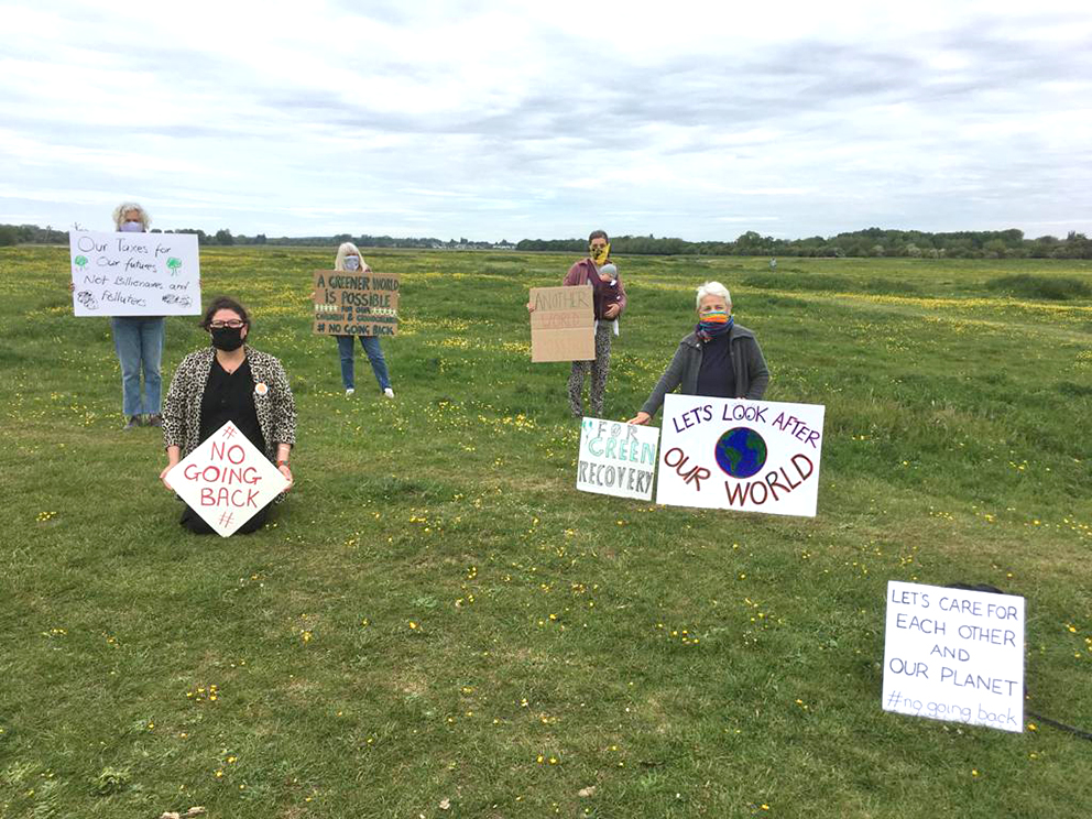 XR_Oxford's tweet photo. Some of the messages from our Canaries affinity group for #NoGoingBackSundays last Sunday at a healthy distance on Oxford's fabulous Port Meadow. Get in touch if you'd like to join them this Sunday to ask for a safer, greener, kinder, more just world
#NoGoingBack #ForwardToBetter https://t.co/7DlPI9CyZx