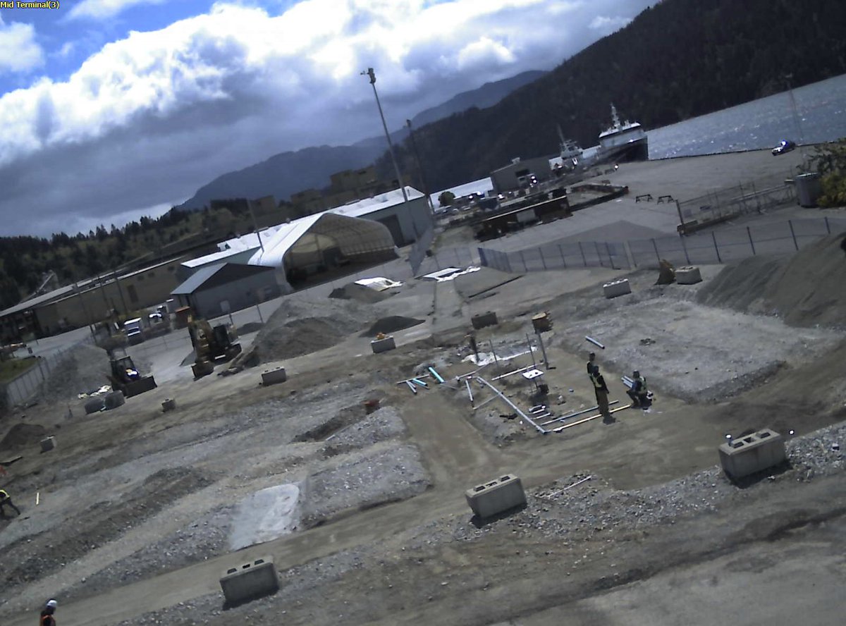 PAPortAuthority's tweet photo. Construction continues (with proper physical distancing) on @MarineResponse #WCMRC Port Alberni Base sites towards expected completion in early 2021.
11 people also already hired out of expected ~20+ by base opening https://t.co/w6ooxNxNLN