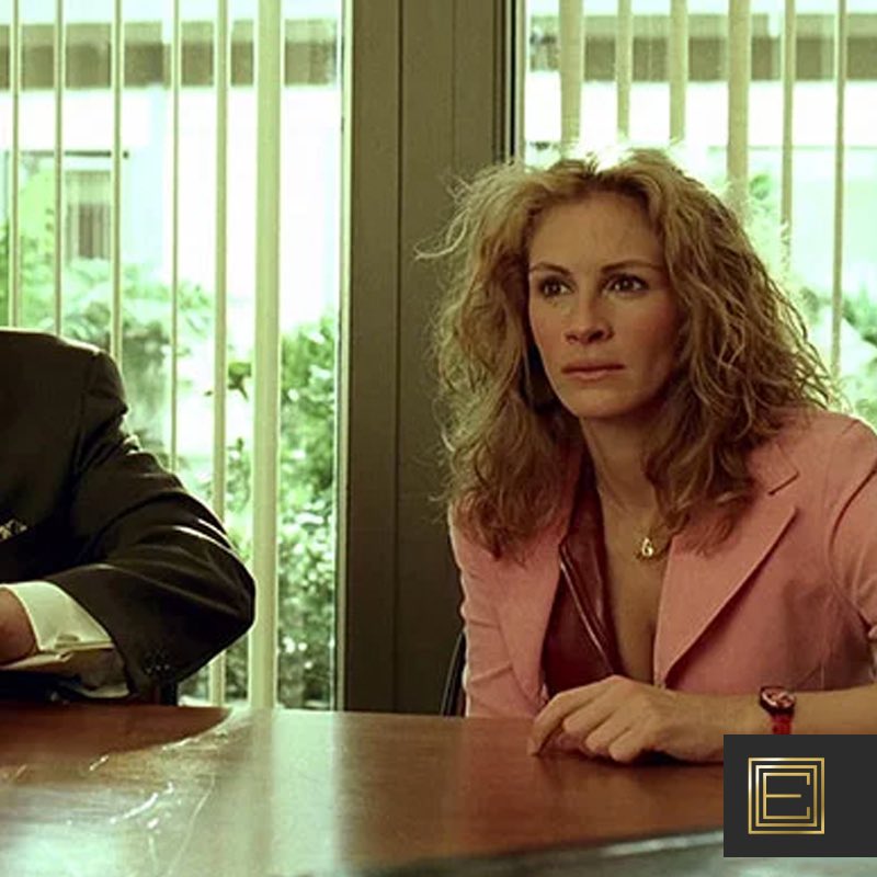 #HukukFilmleri
Erin Brockovich, kendini dünya üzerinde haksızlığa uğrayan insanların haklarını aramaya ve onlara yardım etmeye adamıştır. Film, hukuk eğitimi almamış olmasına rağmen, çok önemli davalarda haklının kazanmasını sağlayan mücadeleci bir kadının hikayesini anlatıyor.