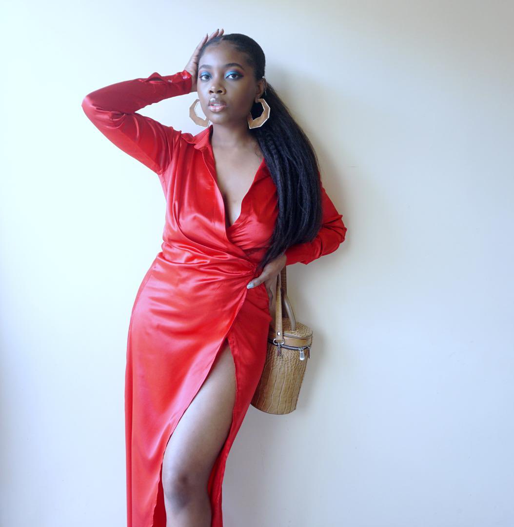 LydsDesign's tweet photo. #FridayVibes w/ @LaroseZara wearing our Naomi bag 🦋
#FashionFriday #styleblogger #madeinafrica #BlackGirlMagic https://t.co/E5zSg7dV0a