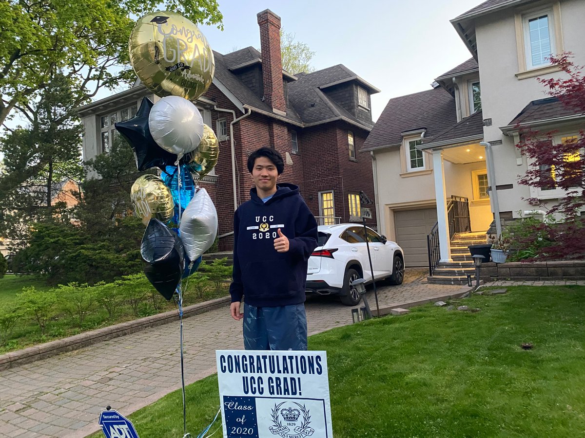 UCC_Community's tweet photo. A huge thank you to our Parents' Organization for planning such a special surprise for our #UCCLeavingClass by putting these custom lawn signs out! #graduates #leavingclass #Year12 #UCCtogether #UCCcommunity #NeverWalkAlone https://t.co/9Med9d2UEE