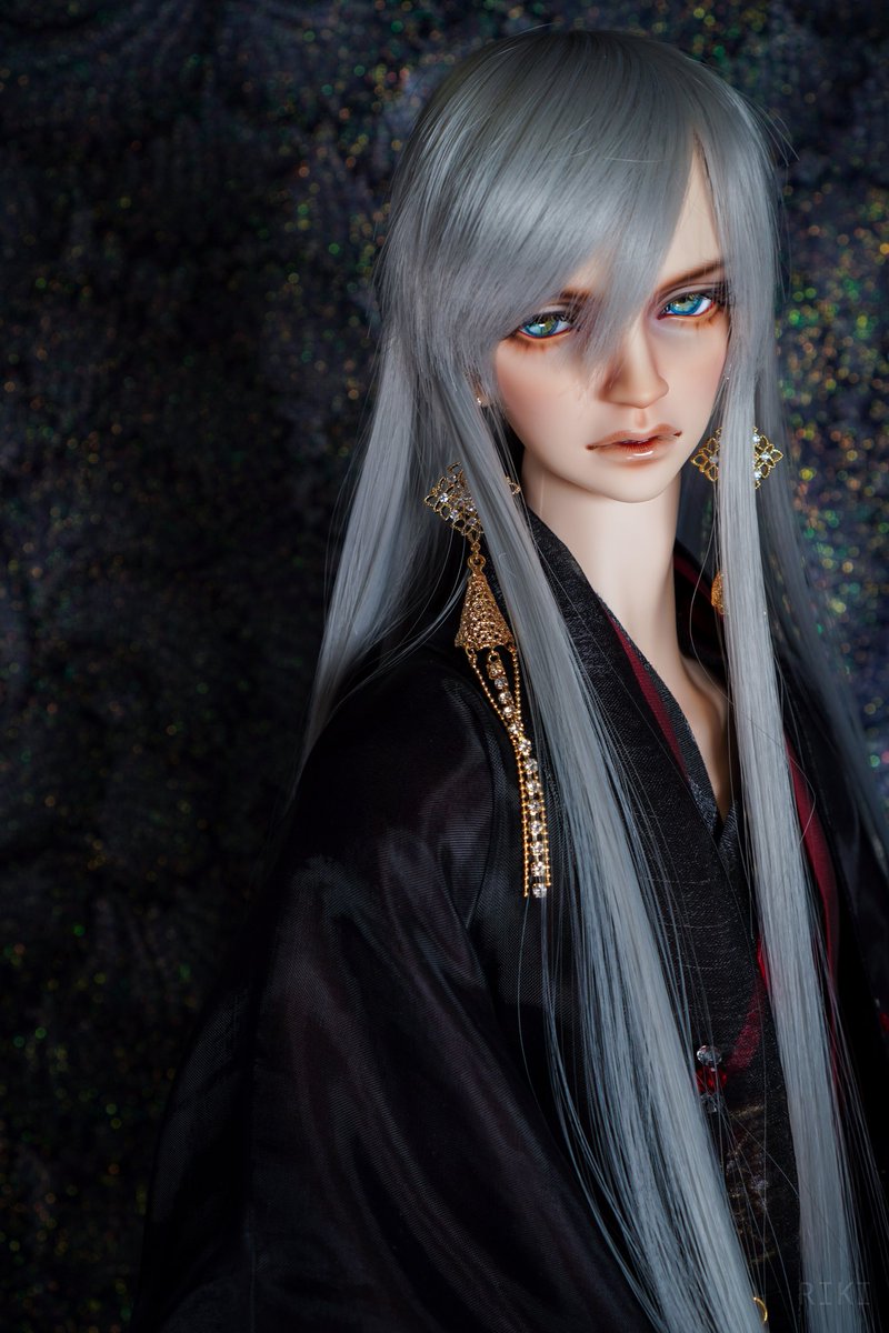 밤이니 어두운 분위기로...😊😊

선물받은 찬란(<a href="/CHALLAN_bjd/">찬란.</a> )안구가 너무 어울려서 더 행복해요😚😚💕💕