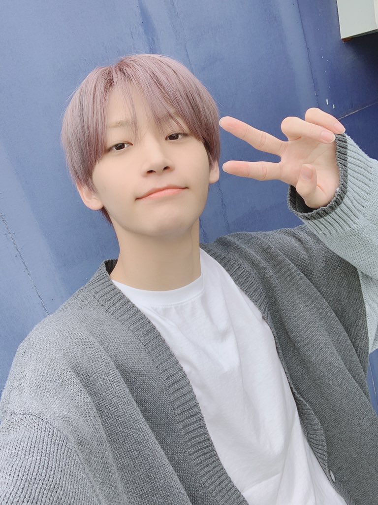 CRAVITY_twt's tweet photo. 러비티~❤️ 오늘 하루도 수고했어요!!잘자용 굿나잇~ 정모꿈 크래비티꿈 꾸시길 기도할게요😎
#크래비티 #정모 #생얼모 #꿈모 #굿나잇 https://t.co/doLANcFp9I