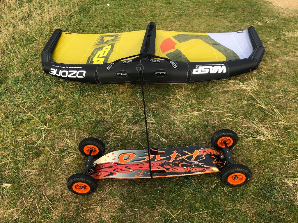 Have you tried Wing Surfing? ⁠
⁠
It turns out that a mountain board and a wing is a great warm-up for the water :-) ⁠
⁠
If you'd like to give it a go, contact us to arrange a 1:2:1 lesson! ⁠This weekend looks perrrrfect!
⁠
#ozone #wingsurf #staycation #coastalliving