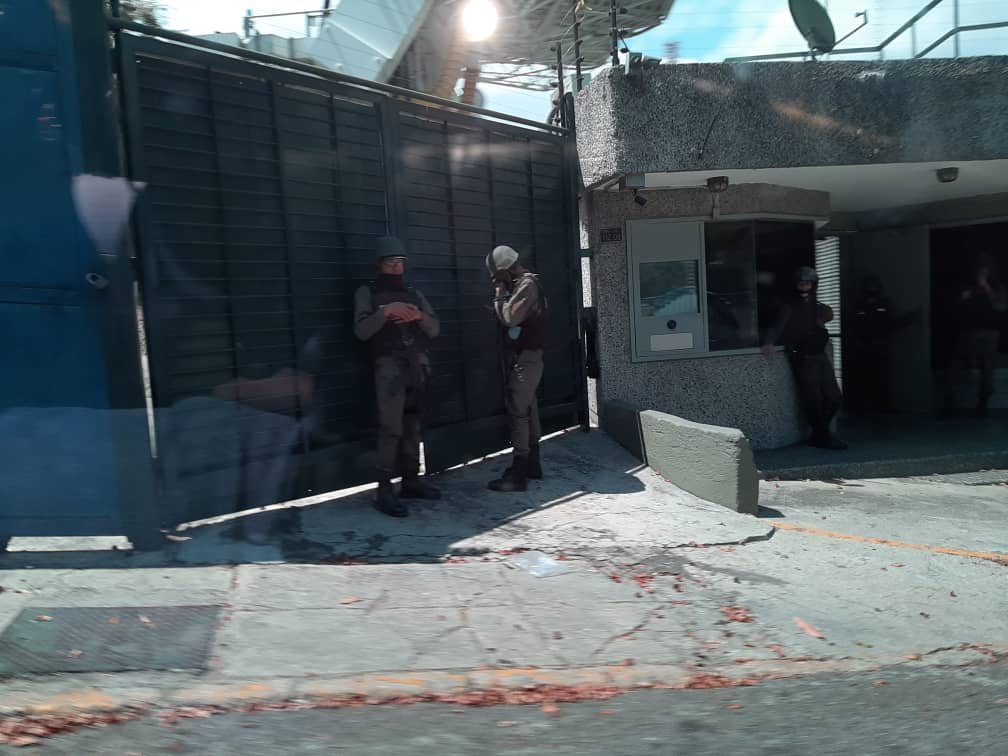 ReporteYa's tweet photo. #22May #DirecTV   #TSJ 
Tomadas Las tres Sedes de DirectTV 
1. TorreDTV en El Rosal 
2. Oficina Comercial en el CC Paseo Las Mercedes 
3. SAT / Centro de Transmisiones en Los Caobos https://t.co/7Fr4irnDMw - @FedericoBlackB