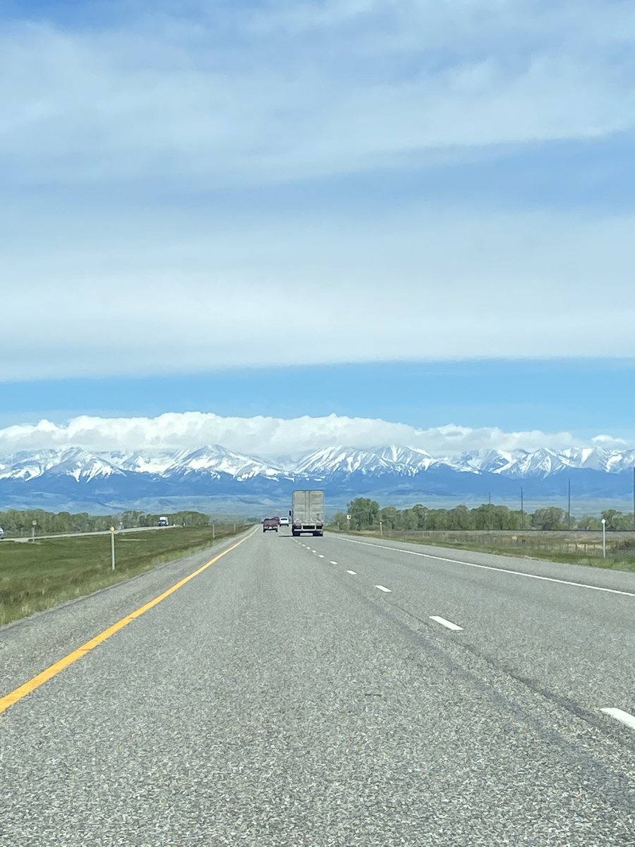 LJurek47's tweet photo. So we decided to just drive.               MN —> MT https://t.co/cwACiYy1WV
