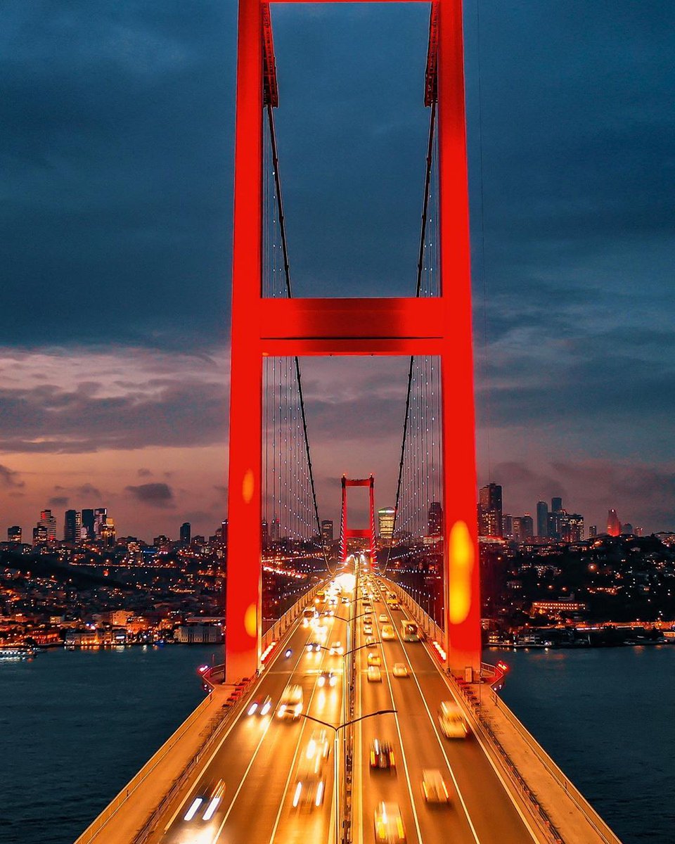 GoTurkiye's tweet photo. It’s Fri’yay’! The sun is down in Istanbul. The city that never sleeps where two continents meet continues to dazzle with all its beauty. #İstanbul #TogetherToday #TurkishYellow https://t.co/XTmcBNeN8T