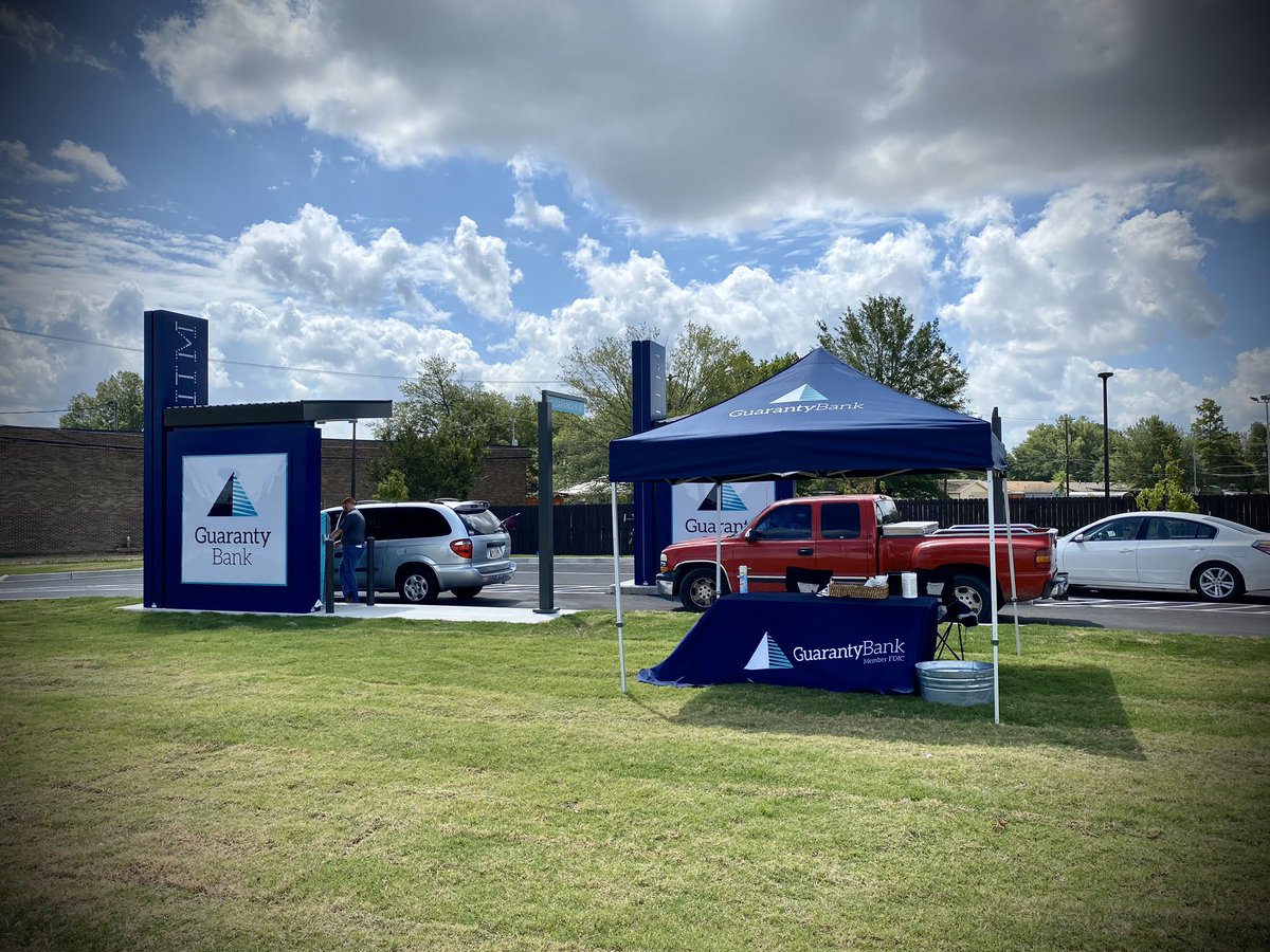 ITM #celebration till 2pm 💴 <a href="/GuarantyBank/">Guaranty Bank</a> Park Ave. Giving away $10 per test “drive!” #virtualteller #goodbusinessmoves