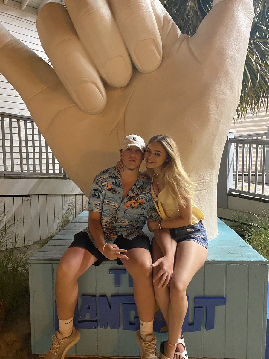 DickieGibbs's tweet photo. My heart ❤️ @ihayleytanner #beachshit 🏖 https://t.co/tMVtXl7cs5