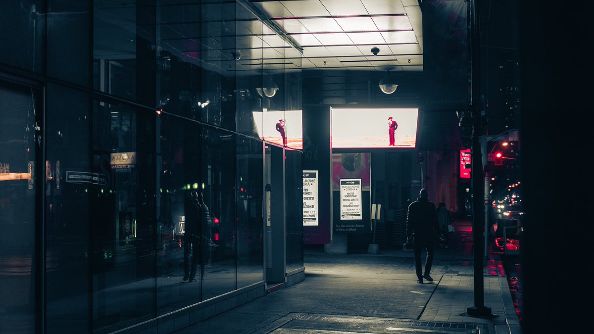 hotshoedrew's tweet photo. Tried going for a bit more of a #cinematic look.
#StreetPhotography #NightPhotography #ColourGrading https://t.co/suRKFDF1Ya