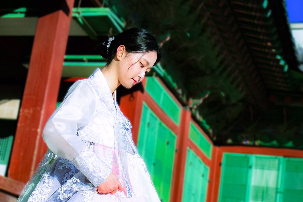 silvermemi's tweet photo. 경복궁에서 찍은 사진
#경복궁 #Gyeongbokgung #스냅사진 #사진보정 #아이폰사진 #겨울스냅  #한복사진 #감성사진 https://t.co/QmrKsAz6M1