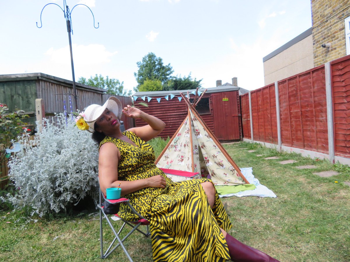 MsXpat's tweet photo. It's the weekend!! What have you got planned? #dopefriday #mumsthatslay #dressUPFriday https://t.co/hRVQRgy0ZU