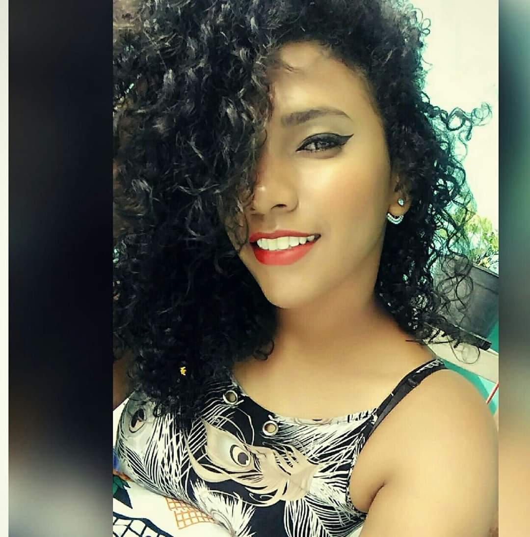 alice19oliveira's tweet photo. @PanteneBrasil Meu cabelo em transição diz que passei muitos anos sem admitir meu lindos cabelos cacheados, achando que liso seriam mais fáceis de cuidar, hoje sou mais feliz, liberte-se de tudo que não te define 😍 #OPoderESeu https://t.co/xTSAfMebSQ