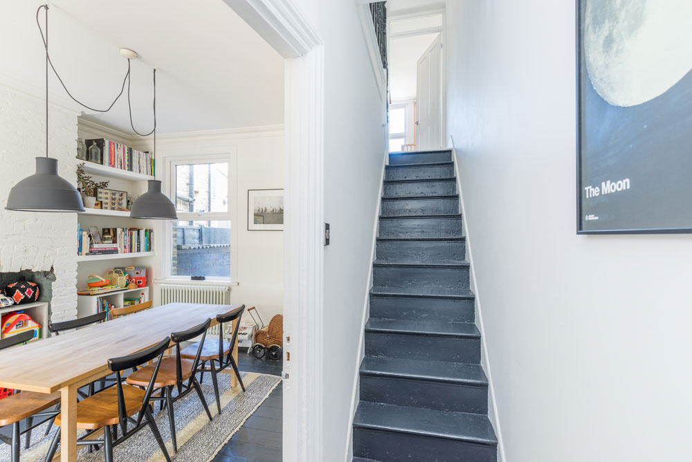 TheydonProperty's tweet photo. For Sale 🏡 Impressive three bedroom Victorian house which has been beautifully designed by the current owners, located in Leytonstone with good access to local amenities &amp; tube stations. More info 👇
https://t.co/h6rxfKRXmW  #Leytonstone #property https://t.co/rxcFCY43UO