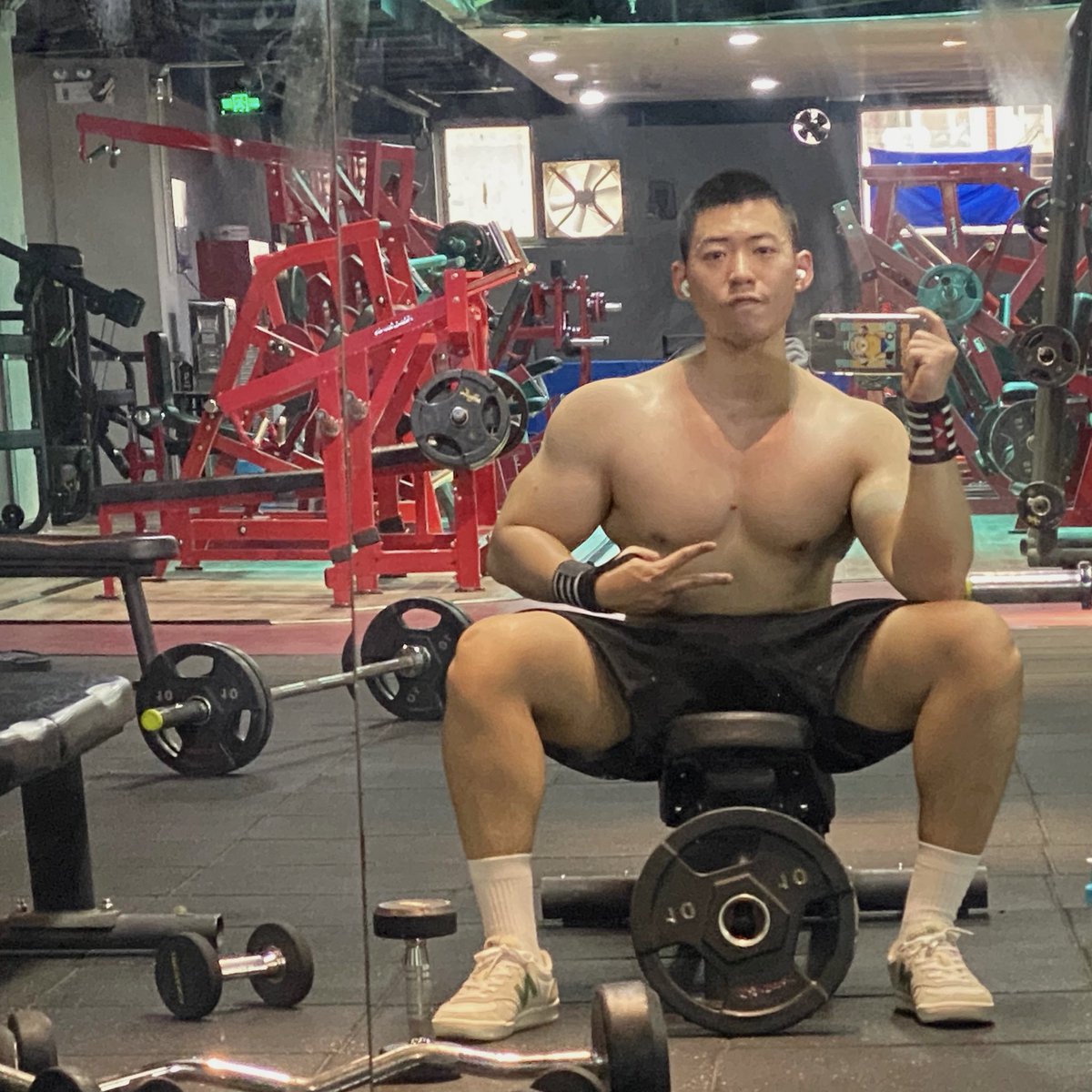 小铭Symphony on X: Half naked training t.coTYKeiGTd2b  X